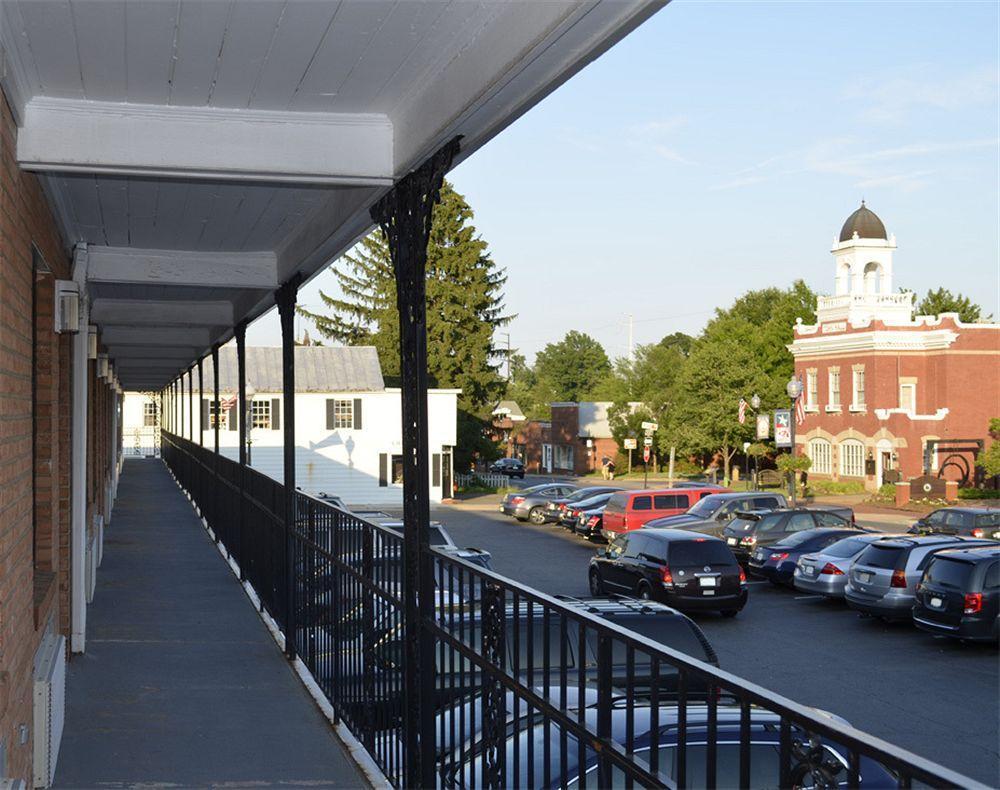 Olde Towne Inn Manassas Exterior photo