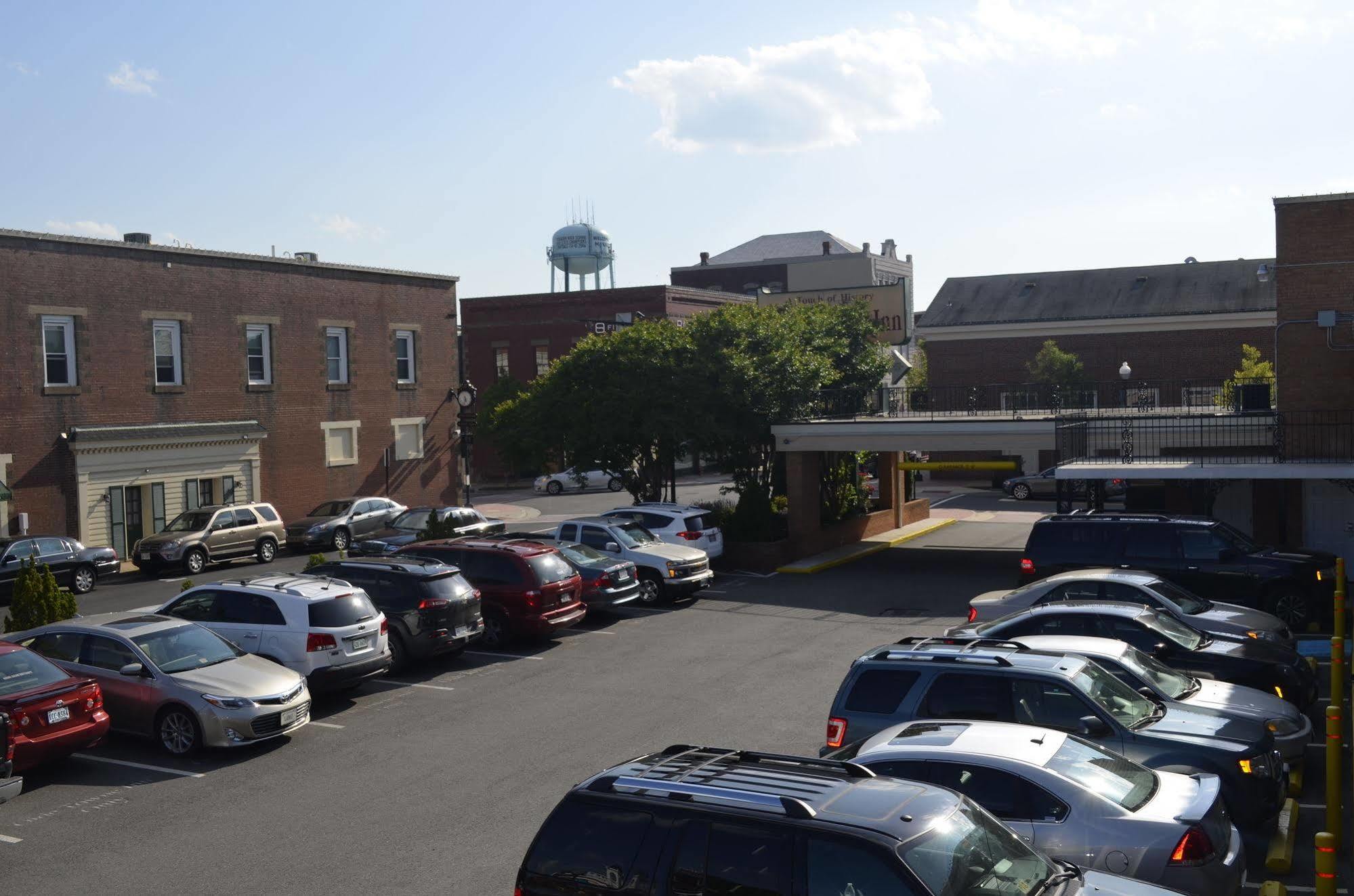 Olde Towne Inn Manassas Exterior photo